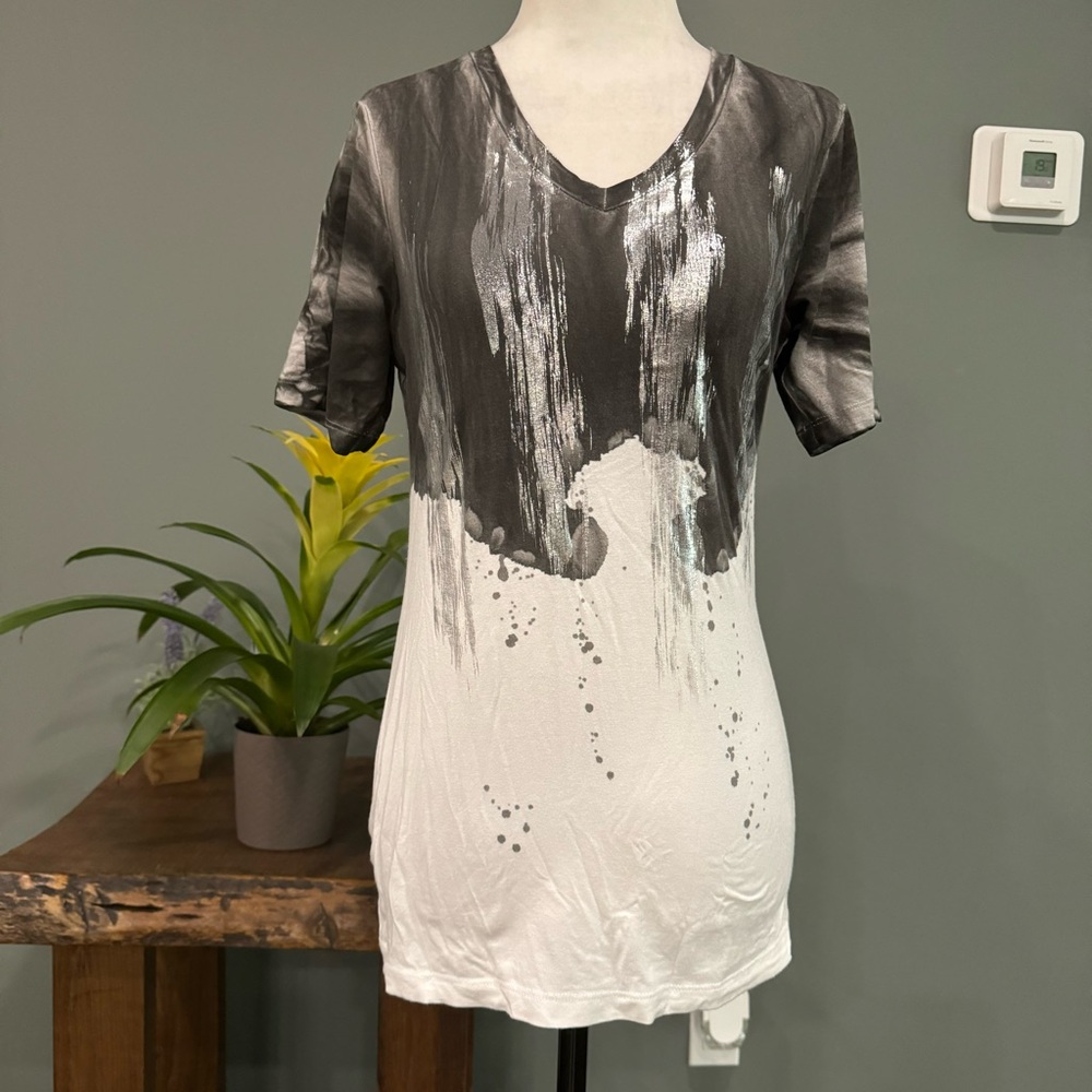 Eva Kayan T-Shirt
